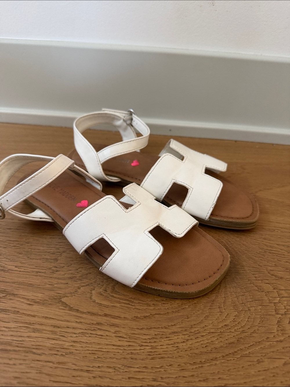 White Kid’s Leather Cutout Strap Sandals